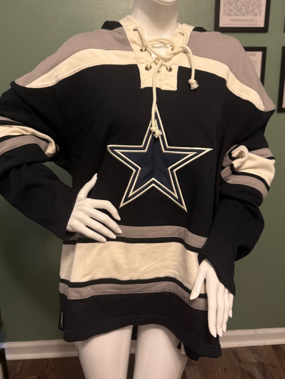Dallas Cowboys Superior '47 Lacer Hood NWOT Size Large